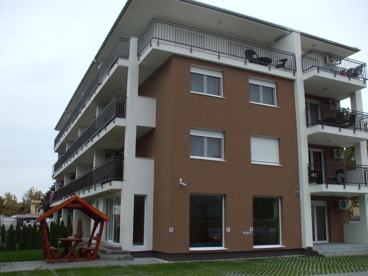 Kohl Wellness Apartman Siófok Exteriér fotografie